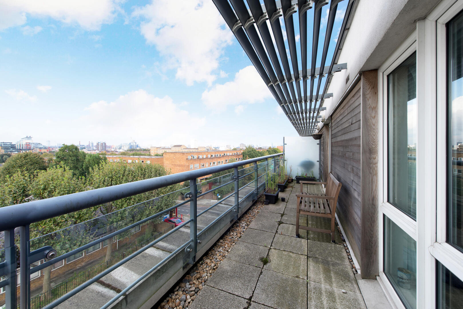1 bed property in Phoenix Way, London